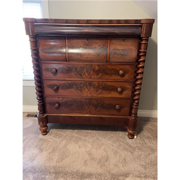 Mahogany Chest of Drawers with Spiral Columns