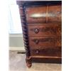 Image 4 : Mahogany Chest of Drawers with Spiral Columns