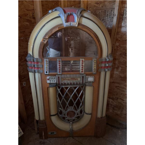 Wurlitzer 1015 Multi Selector Jukebox Cabinet