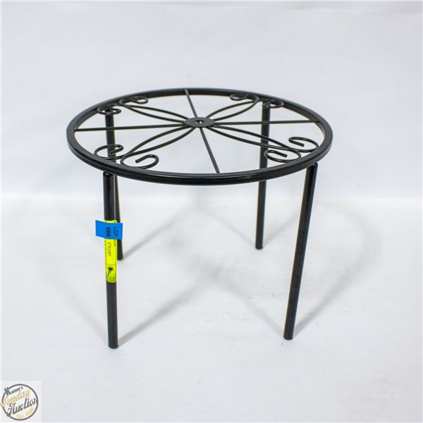 8" METAL BLACK PLANT STAND
