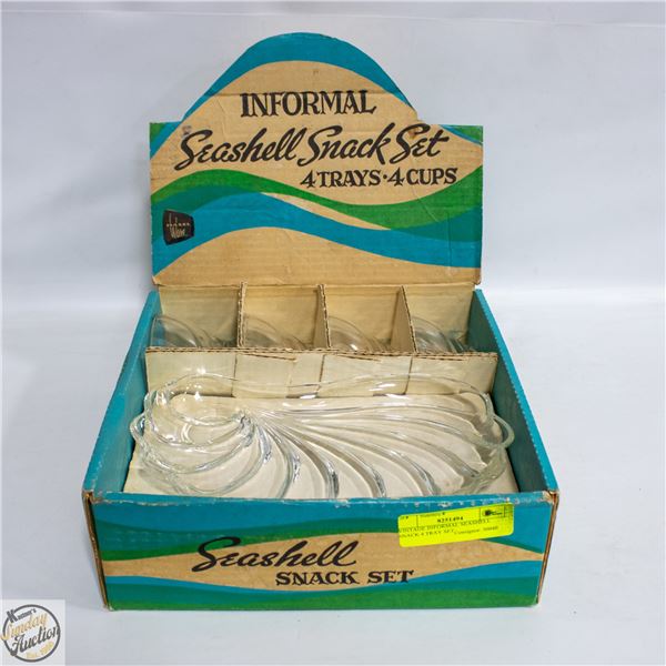 VINTAGE INFORMAL SEASHELL SNACK 4 TRAY SET