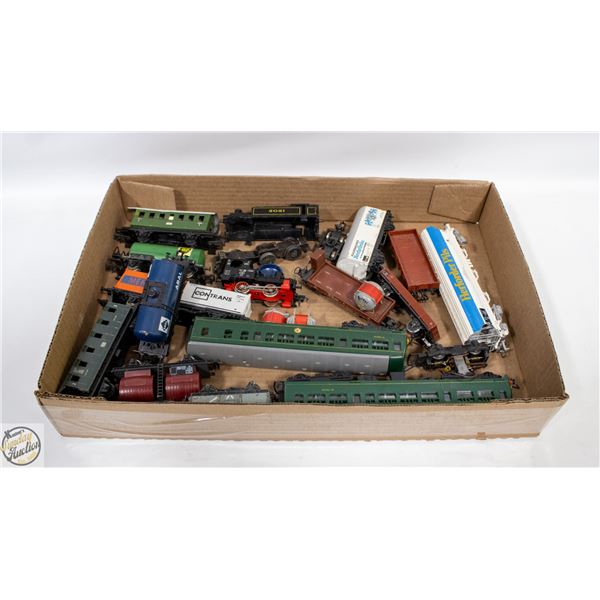 LOT OF VARIOUS MODEL TRAINS HO SCALE
