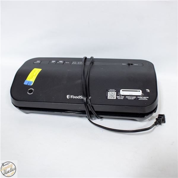 FOODSAVER VS2200 SERIES SPACE-SAVING VACUUM