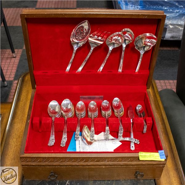 WOODEN CASED 1881 ROGERS ONEIDA SILVER PLATED