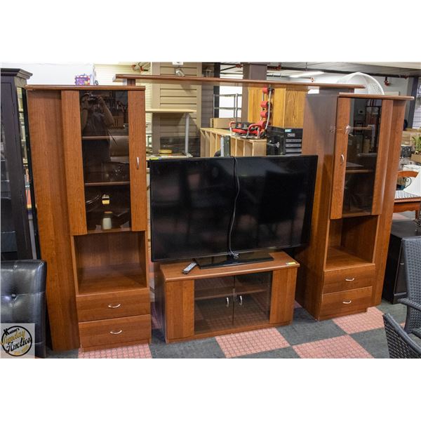 ENTERTAINMENT UNIT/MEDIA LIVING ROOM STORAGE