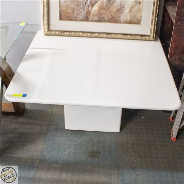 RETRO STYLE "POSTMODERN" HOLLOW PEDESTAL STYLE