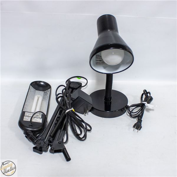 2 DESK LAMPS