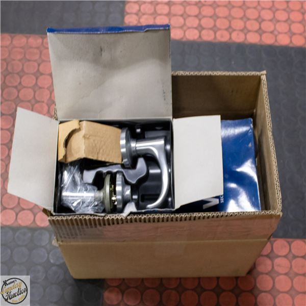 FLAT OF 9 WISER SATIN CHROME PASSAGE LOCK SETS