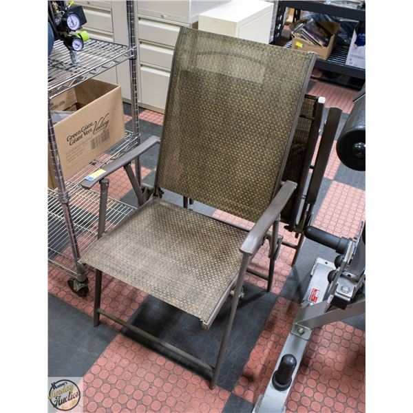 PAIR OF BROWN FOLDING OUTDOOR PATIO/YARD CHAIRS