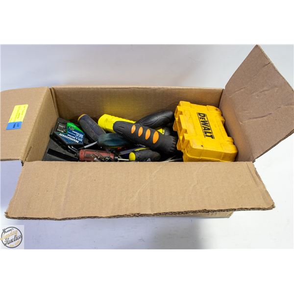 SMALL BOX OF MIXED TOOLS