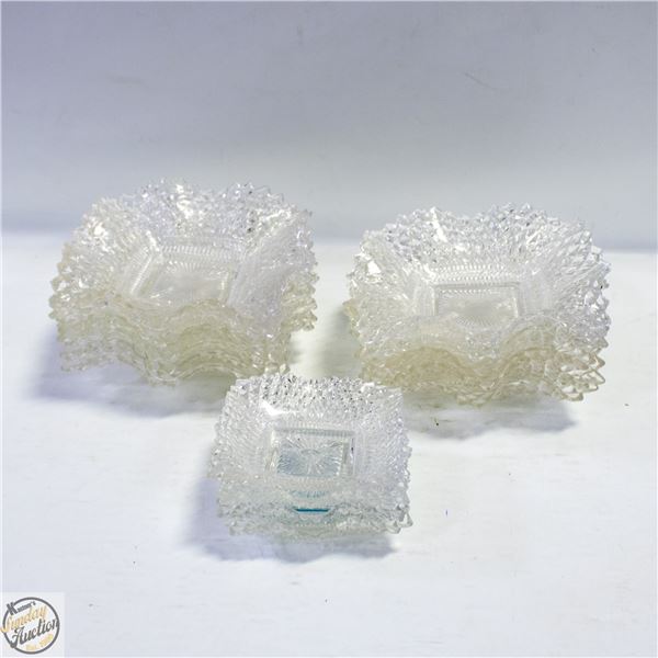 14 VINTAGE MID CENTURY RUFFLED PRESSED CLEAR