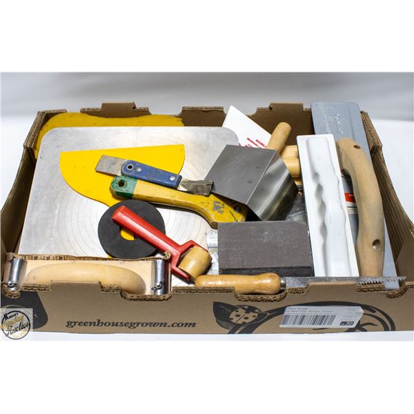 TRAY OF DRYWALLERS TOOLS