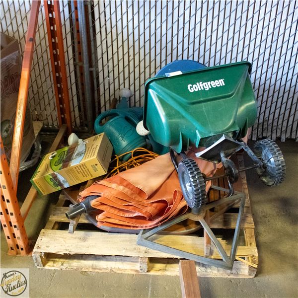 PALLET OF ESTATE OUTDOOR YARD ACCESSORIES