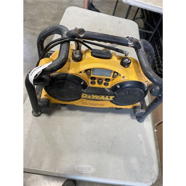 PORTABLE DEWALT RADIO, WORKING