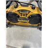 Image 2 : PORTABLE DEWALT RADIO, WORKING
