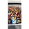 Image 2 : 2 TRAYS OF ASSORTED HAND TOOLS