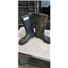 Image 1 : MENS SIZE 13 STEEL TOE RUBBER BOOTS