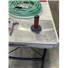 Image 3 : GRAVITY FED DRY HOPPER GUN WITH RED HOPPER, AIRLINE HOSE AND DRYWALL HAWK