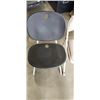 Image 2 : 3 FOLDING CHAIRS