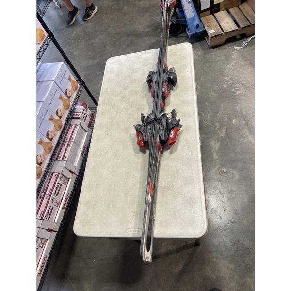 PAIR OF ZENITH Z5 OVERSIZE CARBON SKIS