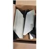 Image 2 : 2 CASES CUT-FREE UNIVERSAL CORNERS. 10 PER CASE