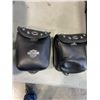 Image 5 : PAIR OF LEATHER MOTORCYCLE SADDLE BAGS
