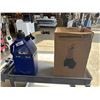 Image 1 : LARGE SUMP PUMP AND JERRY CAN
