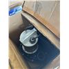 Image 3 : LARGE SUMP PUMP AND JERRY CAN
