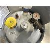 Image 4 : 2 FORKLIFT PROPANE TANKS