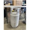 Image 5 : 2 FORKLIFT PROPANE TANKS