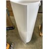 Image 3 : BUNDLE OF 5 PLASTICIZED CARDBOARD SHEETS, 4FT X 8FT