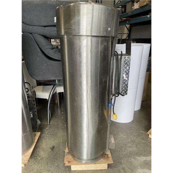 STAINLESS COMMERCIAL CAR VACUUM