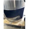 Image 4 : STAINLESS COMMERCIAL CAR VACUUM
