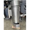 Image 1 : STAINLESS COMMERCIAL CAR VACUUM