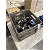 Image 3 : HYDRAULIC FLUID PUMP AND ASSORTED FITTINGS