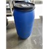 Image 5 : 2 FOOD GRADE 200 LITER DRUMS W/ LIDS