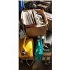 Image 3 : CART OF ABANDONDED AUCTION ITEMS
