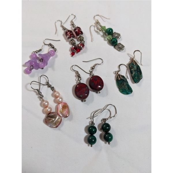 7 VINTAGE MISC AND VARIOUS PAIRS OF DANGLE EARRINGS, SOME WITH REAL STONES
