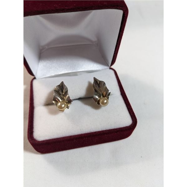 VINTAGE STERLING SILVER SCREW BACK PAIR FOF CULTURED PEARL EARRINGS, MARKED BOND BOYD