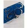 Image 2 : 2 PAIRS OF LARGE SILVER EARRINGS