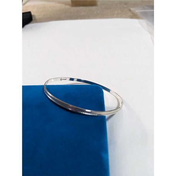 BIRKS STERLING SILVER RAISED ENGRAVED DESIGN BANGLE