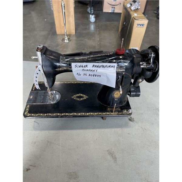 VINTAGE SEWING MACHINE. SINGER MANUFACTURING COMPANY, S/N JC308804