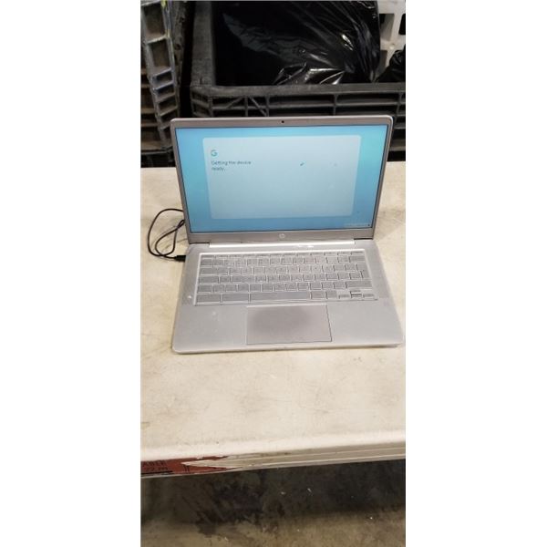 WORKING HP LAPTOP. BATTERY IS DEAD. WORKS IF PLUGGED IN