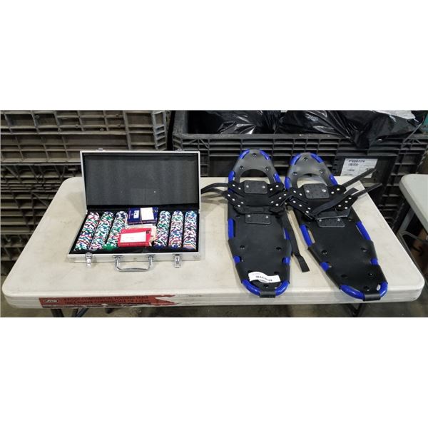 CASED POKER CHIP SET AND SET OF SNOWSHOES