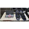 Image 1 : CASED POKER CHIP SET AND SET OF SNOWSHOES