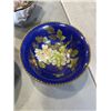 Image 4 : 2 CLOISSONE STYLE BOWLS AND SQAURE PORCELAIN SERVING BOWL
