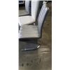 Image 3 : 3 ULTRA MODERN SIDE CHAIRS