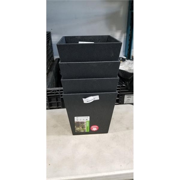 4 NEW TIERRA VERDE PLASTIC PLANTERS, 12X12X12