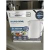 Image 2 : BLACK AND DECKER HONEYCOMB 1.7L CORDLESS ELECTRIC KETTLE - TESTED WORKING