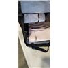 Image 2 : GUESS PURSE AND ASSORTED LADIES PURSES / BAGS